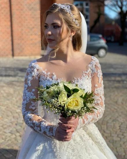 Lace A-line V-neck wedding dress with long sleeves_4