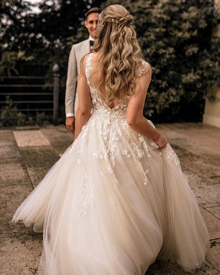 Elegant V-neck A-line sleeveless lace wedding dress_4