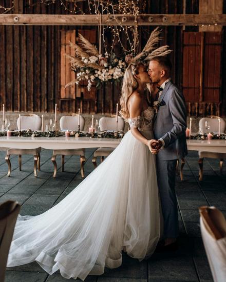 Simple A-line card shoulder lace and tulle wedding dress_4
