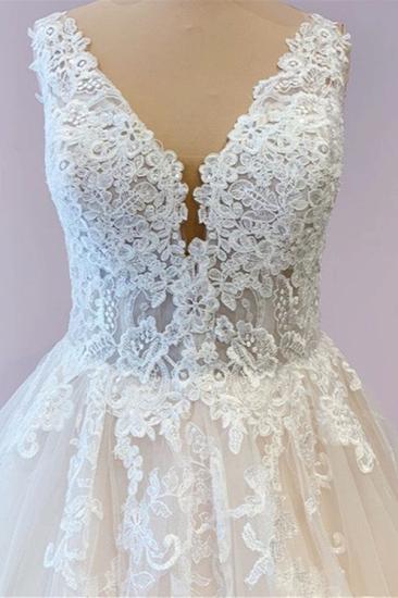 Elegant A-line wedding dress with wide shoulder straps and large skirt | Bridal dress with lace_3