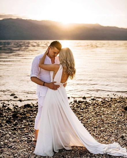 Simple beach V-neck white wedding dress_5