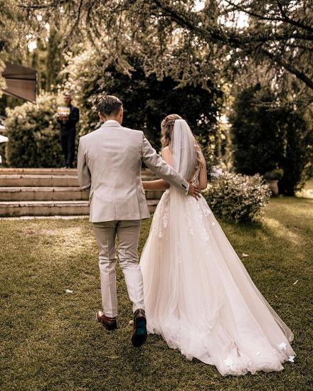 Elegant V-neck A-line sleeveless lace wedding dress_2