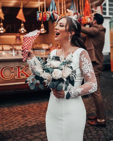 Simple Long Sleeve V Neck Lace Mermaid Wedding Dress_5