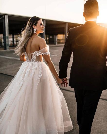 A-line V-neck lace wedding dress with flowers_2