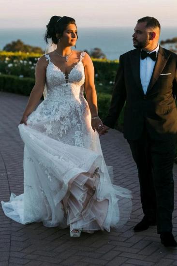Romantic sleeveless v-neck lace wedding gown | applique wedding dress