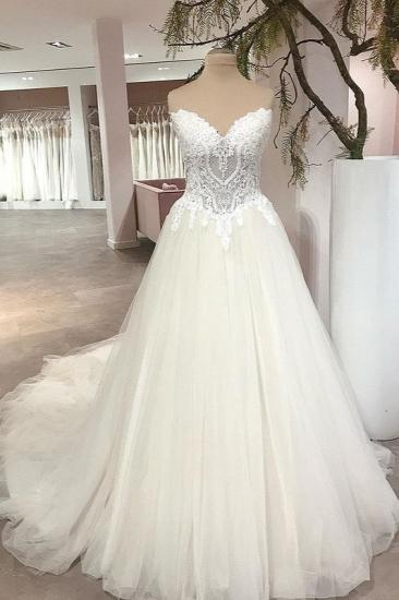 Sleeveless elegant tulle trailing wedding dress with heart-shaped neckline | A-line wedding dress