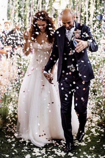 Vintage A-Line Card Shoulder Lace and Tulle Wedding Dress_5