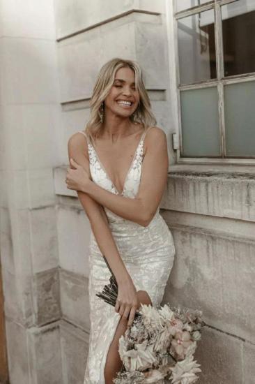 Chic Lace Mermaid Sleeveless V-neck Side Slit Wedding Dress_3