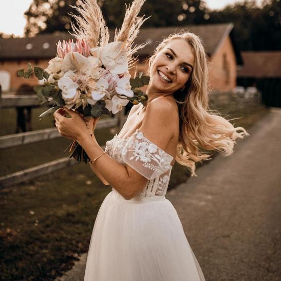 Simple A-line card shoulder lace and tulle wedding dress_9