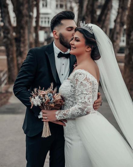 Designer V Neck Sleeve Lace Mermaid Wedding Dress_3