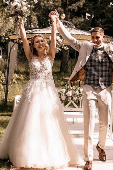 Elegant V-neck A-line sleeveless lace wedding dress_1