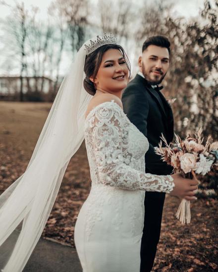 Designer V Neck Sleeve Lace Mermaid Wedding Dress_5